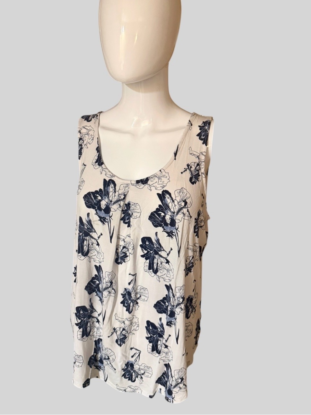 Lascana sz M Sleeveless Floral Scoop Neck Tank Top - White with Navy Floral